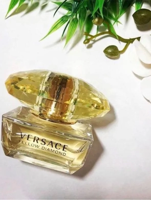 versace-yellow-diamond-2-jpg-1585044501-24032020170821