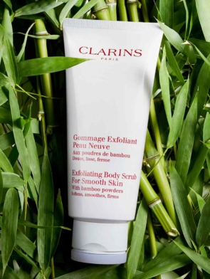 EXFOLIATING BODY SCRUB FOR SMOOTH SKIN