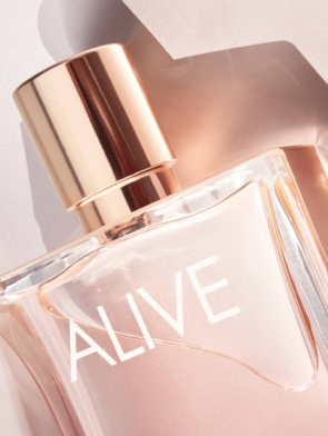 Closeup-Alive-Hugo-Boss
