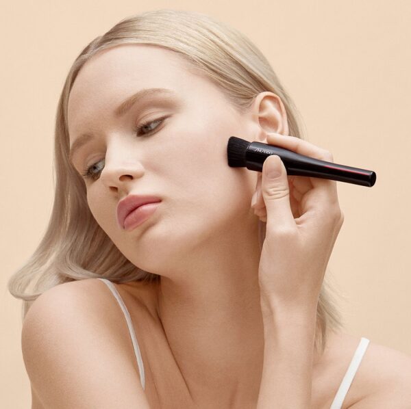 Shiseido Hasu Fude Foundation Brush - Image 2