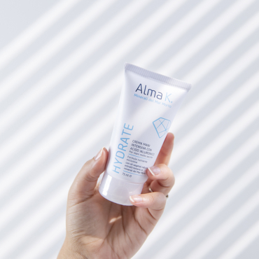 Hyaluronic-Hand-Cream_1-3
