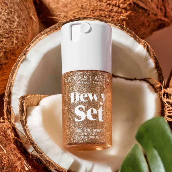 Mini Dewy Set Setting Spray - Image 2