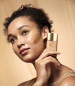 Estee Lauder Double Wear Sheer Long-Wear Foundation SPF 20 - Image 2