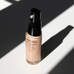 Shiseido Synchro Skin Glow Luminizing Fluid Foundation - Image 2